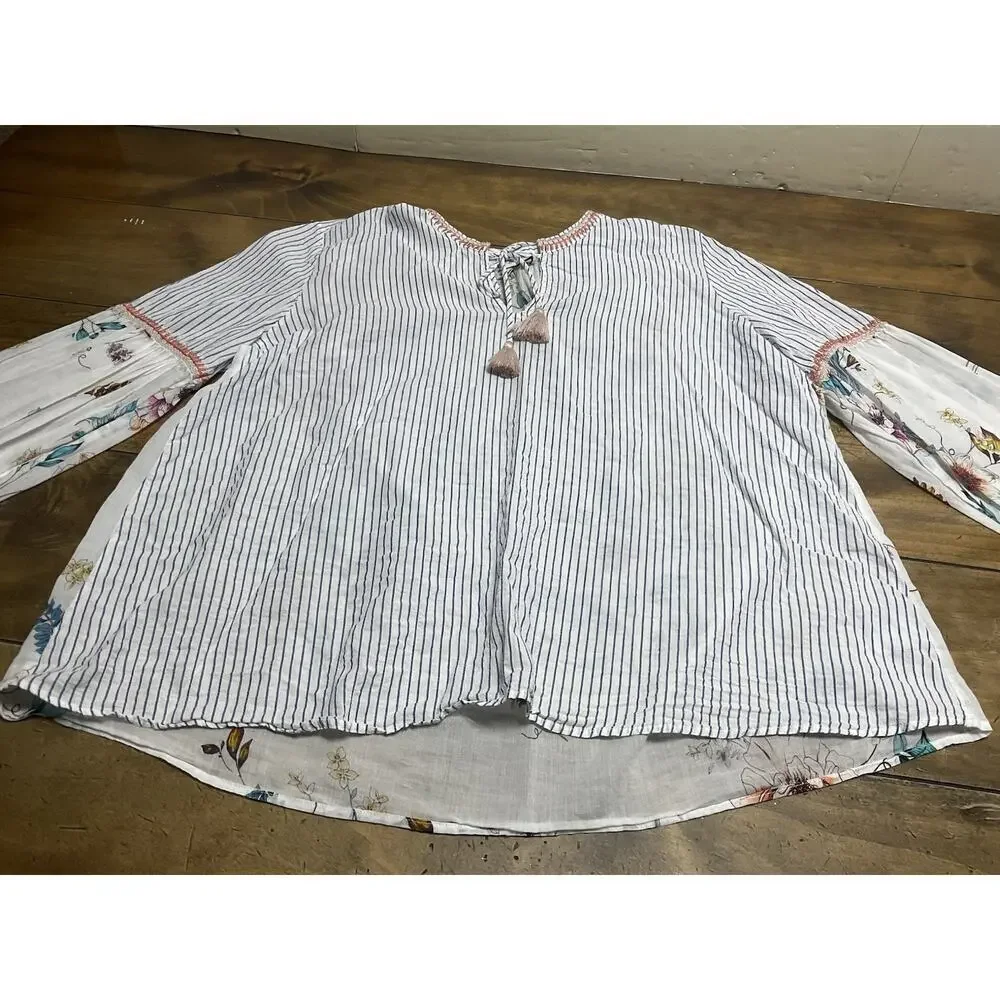 Johnny Was Workshop Effortless Peasant Top Puff Floral Tassel Size Small